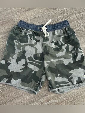 Vuori Men's Green Camo Athletic Shorts with Navy Waistband